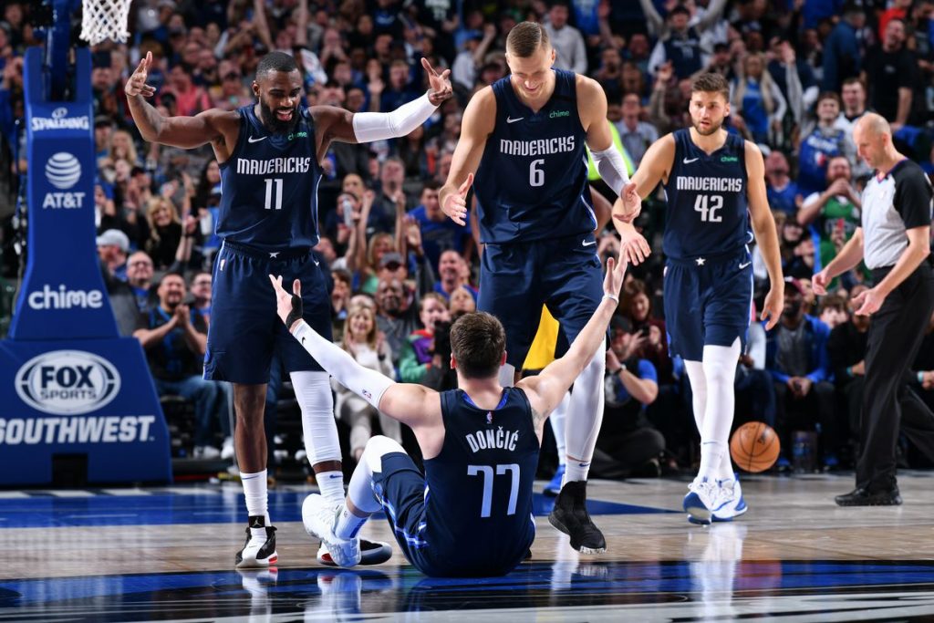 Dallas Mavericks return to the NBA playoffs after a 4-year hiatus, Bucks