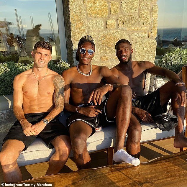 Chelsea riddled with coronavirus outbreak with 8 players placed in quarantine. 7 Chelsea riddled with coronavirus outbreak with 8 players placed in quarantine. - THE SPORTS ROOM