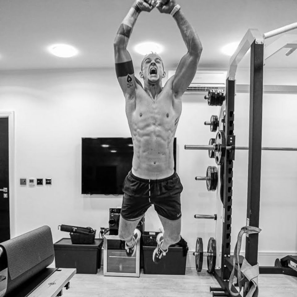 English goalkeeper Joe Hart is now a buffed up free agent! 6 English goalkeeper Joe Hart is now a buffed up free agent! - THE SPORTS ROOM