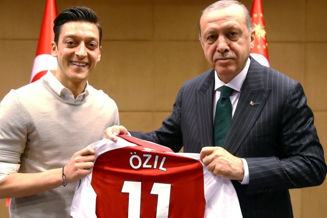 8a07780a-8e1e-11e8-ad1d-4615aa6bc452_1280x720_113206 Ozil