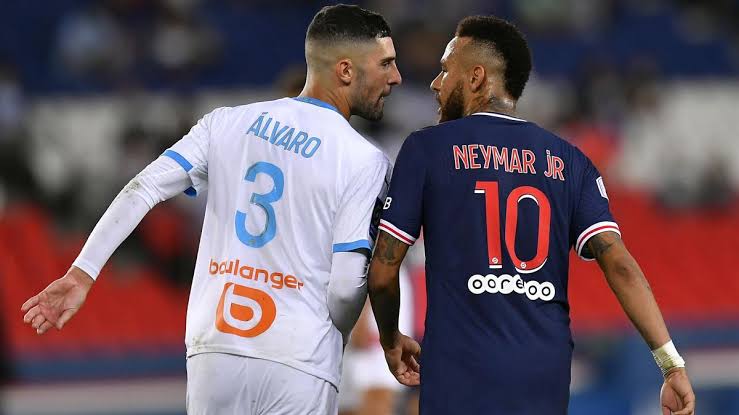 Neymar slaps Alvaro Gonzalez accusing him of racial remarks, 'learn how to lose' the Marseilles defender reverts - THE SPORTS ROOM
