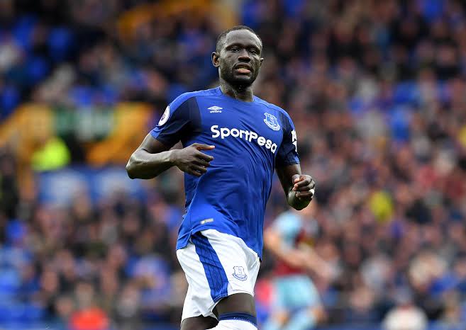 Former Everton striker Oumar Niasse reveals receiving harsh treatment from Ronald Koeman - THE SPORTS ROOM