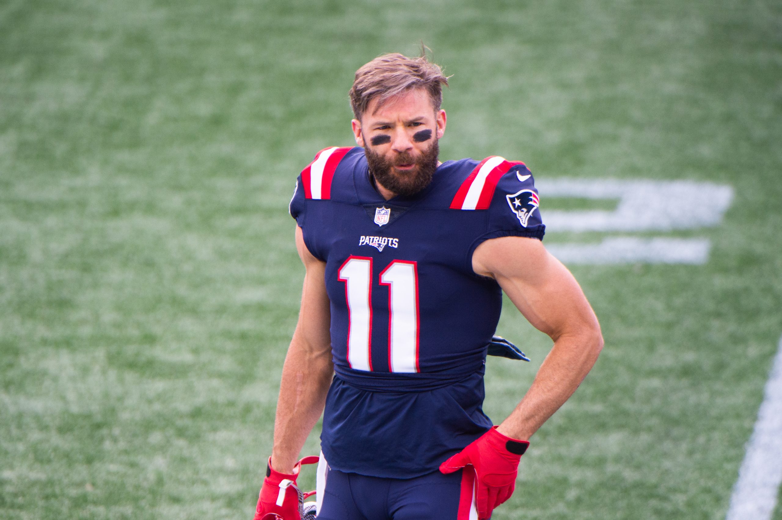 Patriots WR Julian Edelman reportedly set to miss Bills game following knee surgery - THE SPORTS ROOM