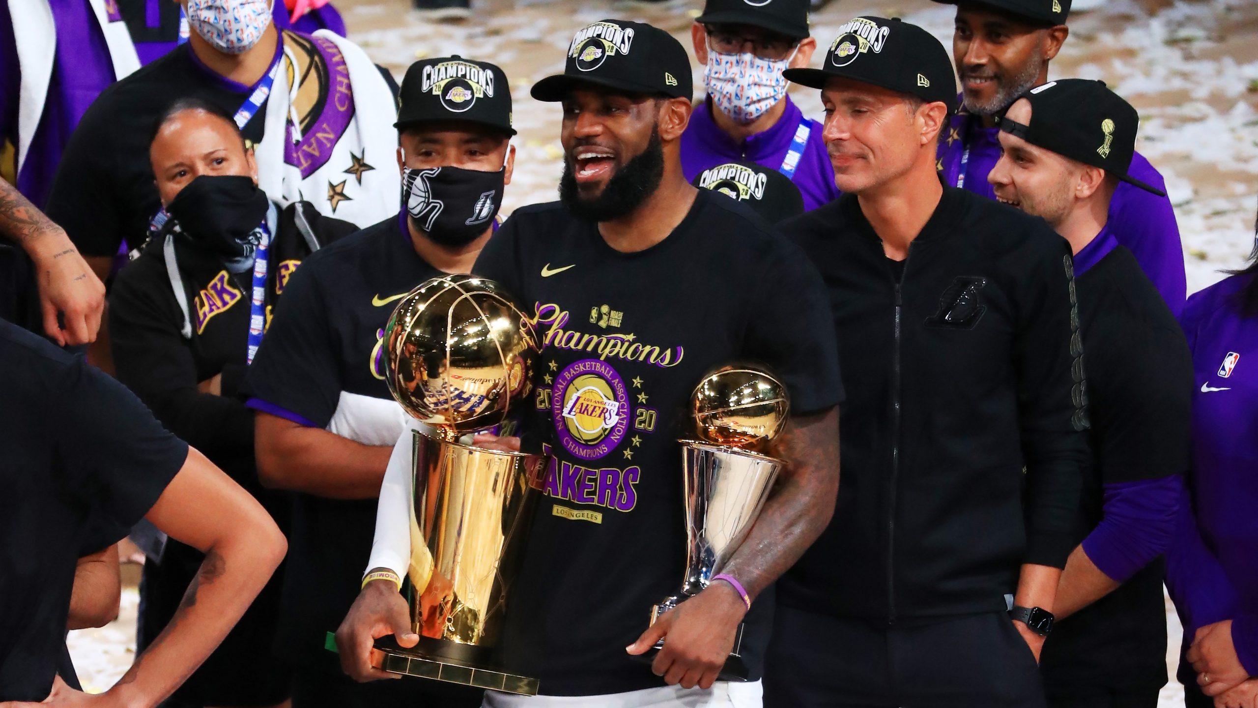 NBA Finals: Lakers trounce Heat 106-93 in Game 6 to win 17th NBA championship - THE SPORTS ROOM