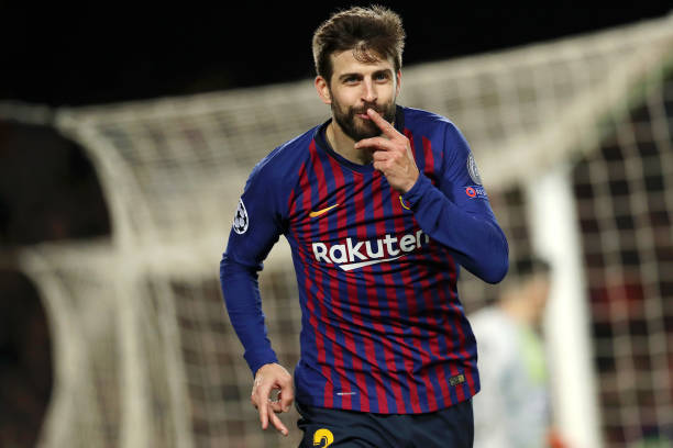 Pique volunteered to assist charter planes carrying COVID-19 medical supplies - THE SPORTS ROOM