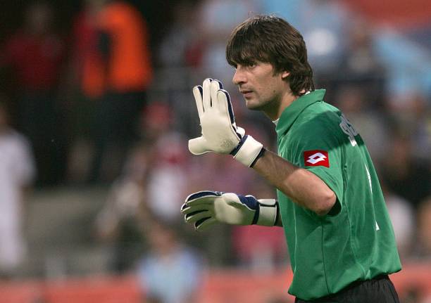 After the COVID blow, Ukraine is bringing in a 45-year old retired goalkeeper to face France! - THE SPORTS ROOM