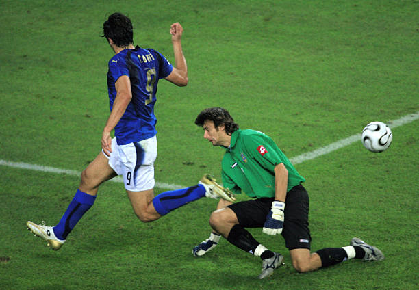 After the COVID blow, Ukraine is bringing in a 45-year old retired goalkeeper to face France! 7 After the COVID blow, Ukraine is bringing in a 45-year old retired goalkeeper to face France! - THE SPORTS ROOM