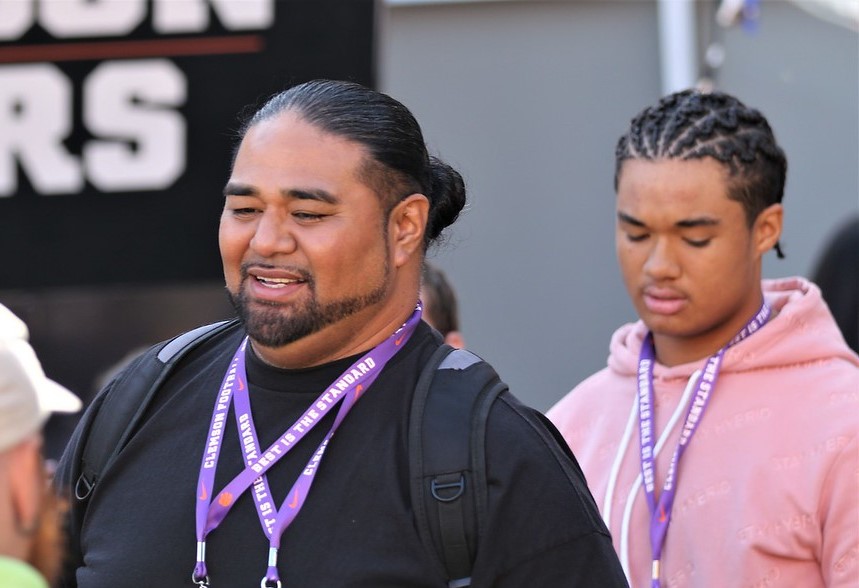 Why has DJ Uiagalelei blocked his dad on Twitter? The Clemson QB has a hilarious reason - THE SPORTS ROOM