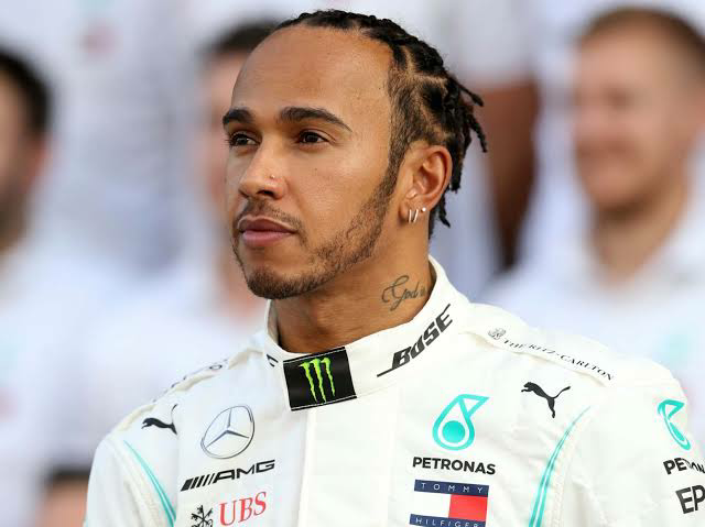 'Sir' Lewis Hamilton: Seven time F1 World Champion named in 2021 UK New Year's honours list - THE SPORTS ROOM