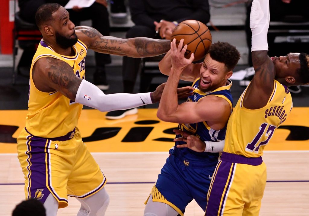 Steph Curry wants the Warriors to build momentum following a vital win against the Lakers 3 Warriors
