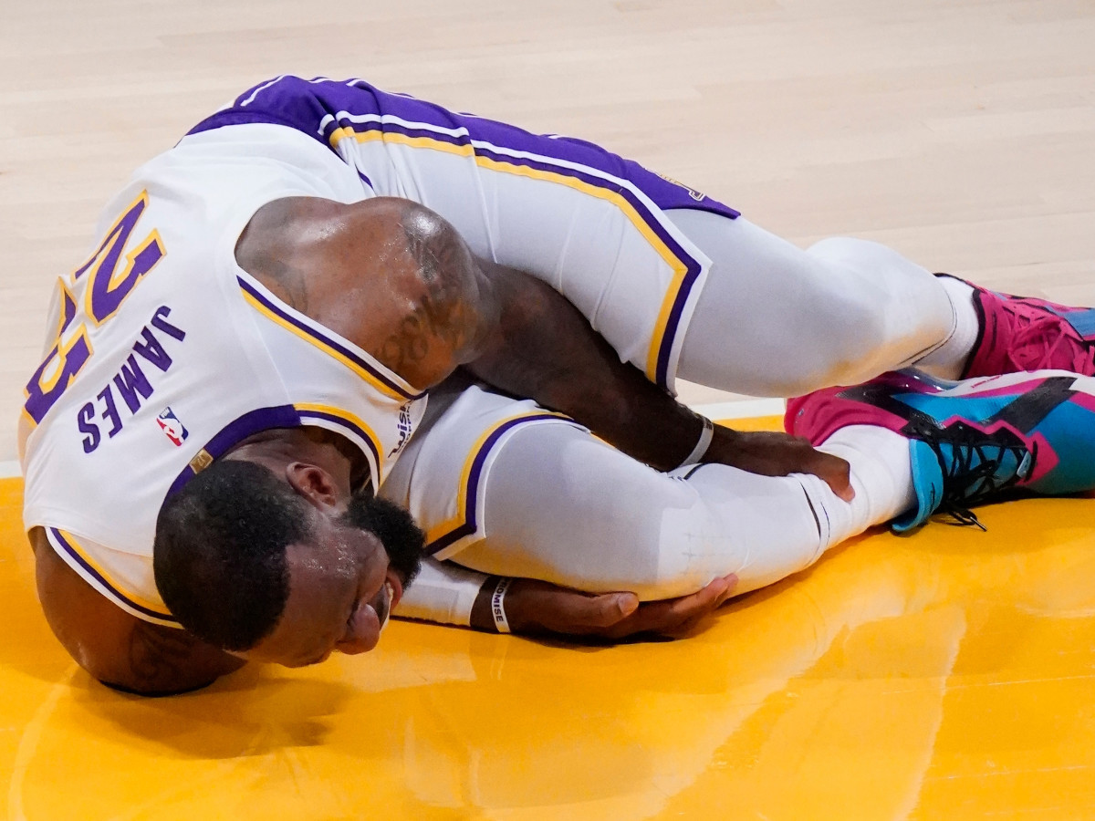 Lakers aim to reduce workload on LeBron James this season 