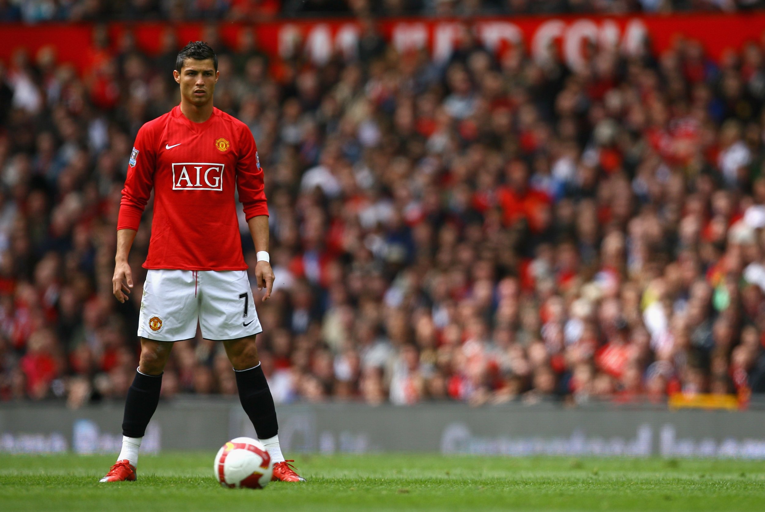 Cristiano Ronaldo signs a two-year deal with Manchester United 