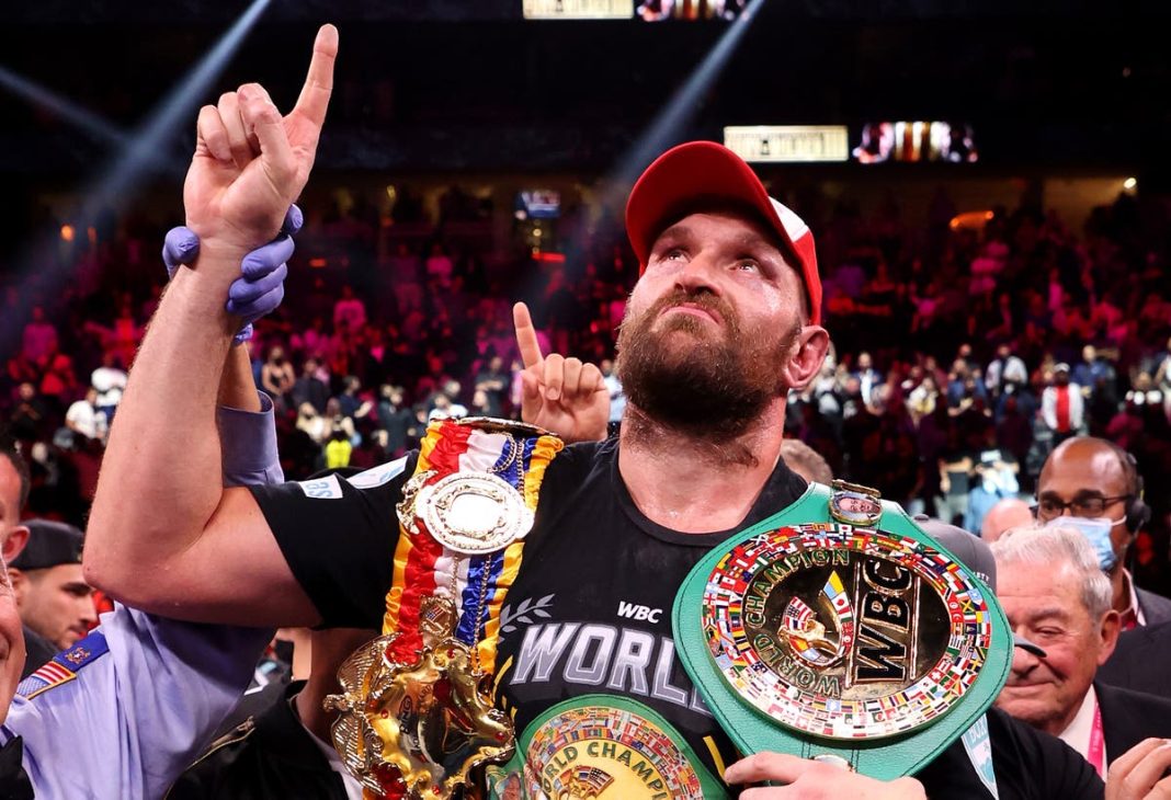 1345771762-2 Tyson Fury