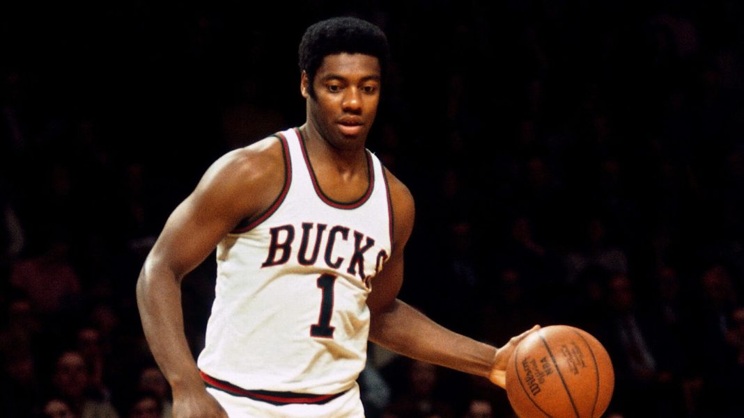 oscar-robertson-dribble-1920-1568x882