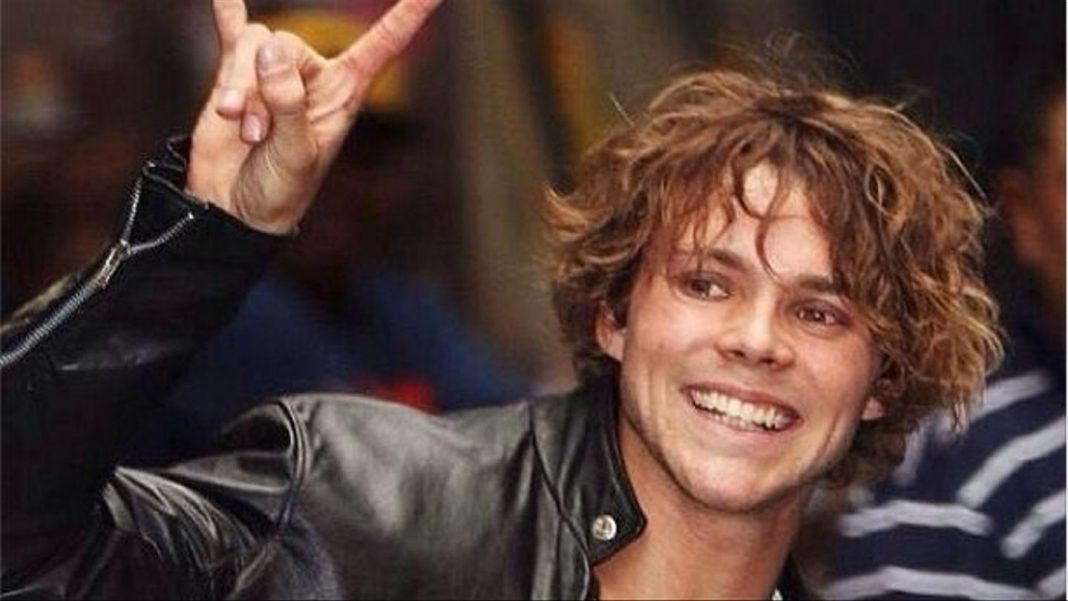 ashton irwin ashton irwin