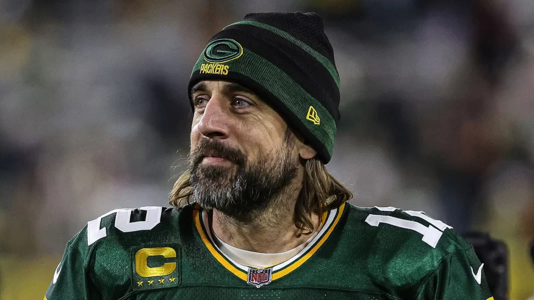 Aaron-Rodgers-NY-Jets-Rumors-Packers Jets in talks with Packers, Aaron Rodgers, sources say