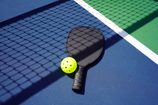 Guide on How to Choose the Right Pickleball Paddle for Your Need