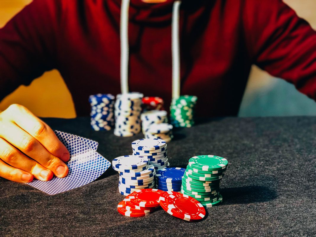 Reading Between the Pixels: How to Spot a Bluff in Online Poker Reading Between the Pixels: How to Spot a Bluff in Online Poker