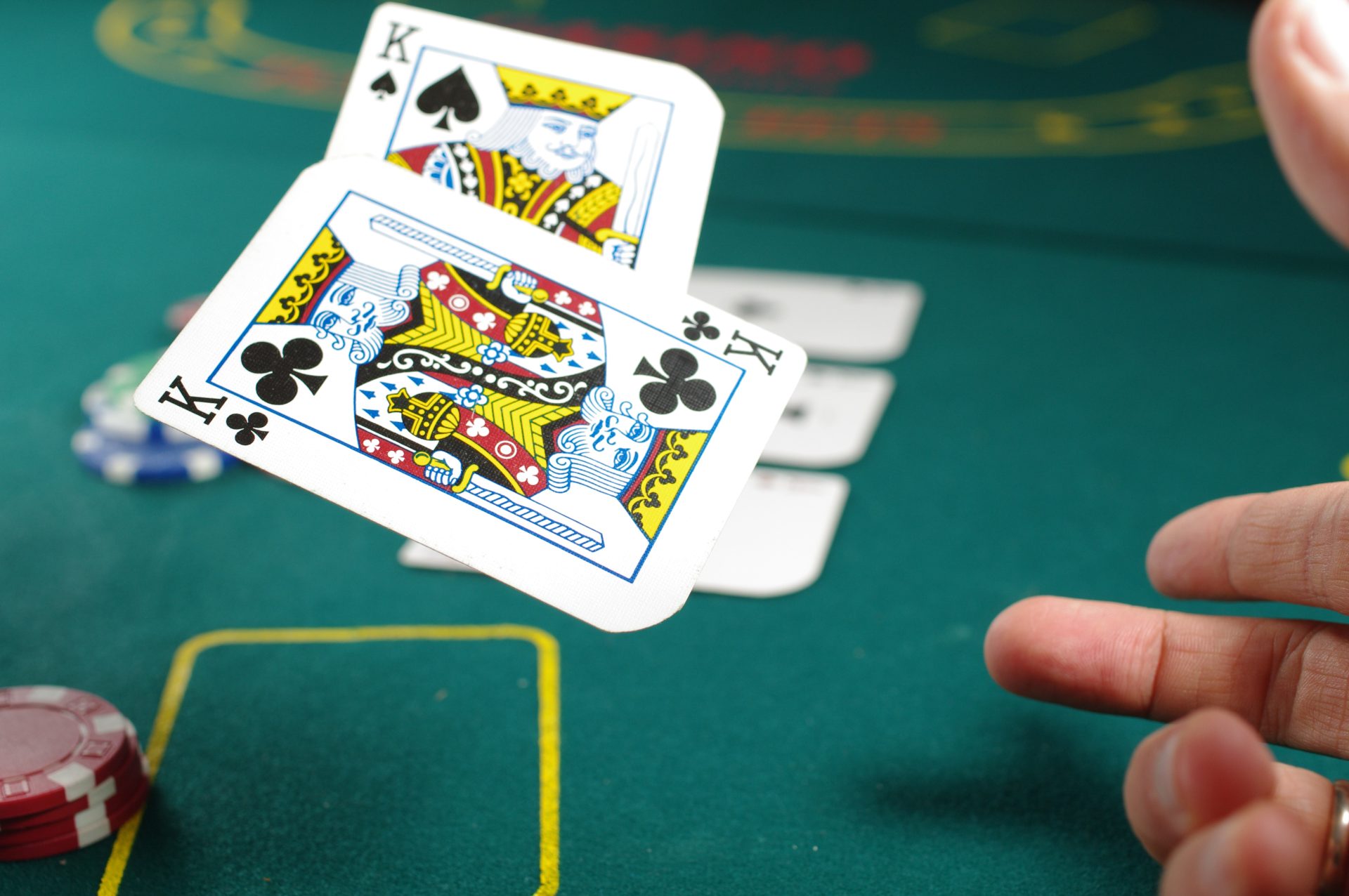 A guide explaining casino games improve decision-making and cognition