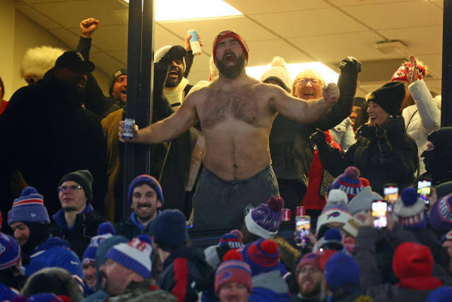 Jason Kelce goes shirtless to support his brother Travis Kelce