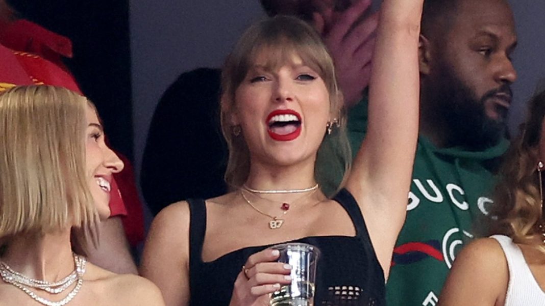 taylor swift superbowl (1) taylor swift superbowl (1)