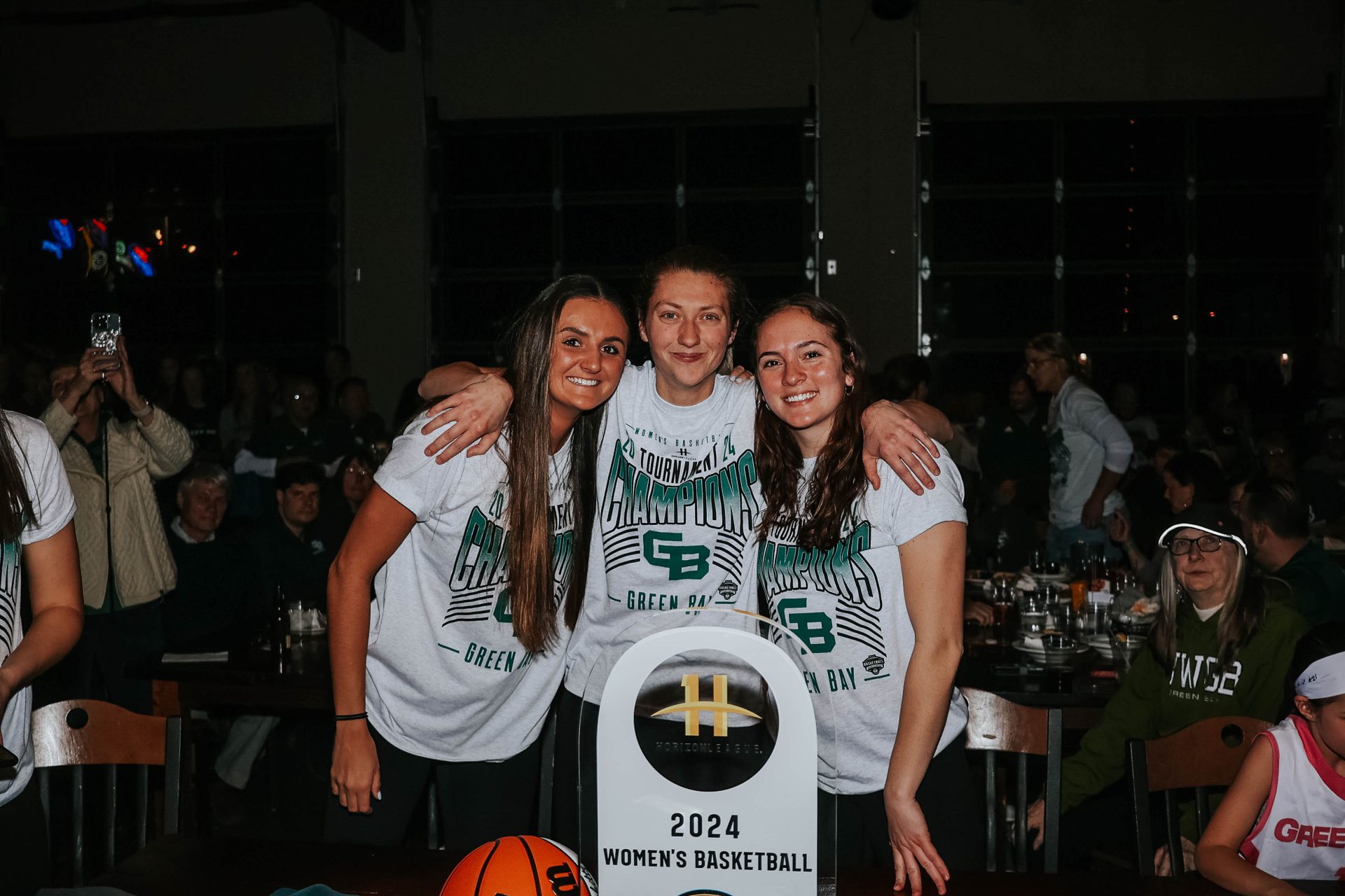 Emotional Triumph for Green Bay Women’s Team and Coach in March Madness - THE SPORTS ROOM
