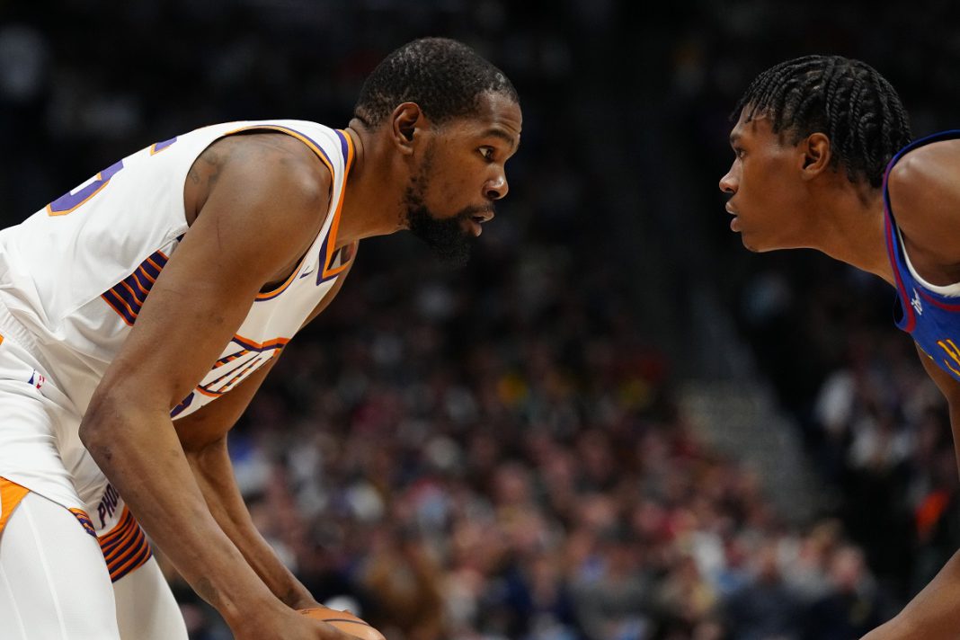GJhkjVVXoAAGeSg Kevin Durant Cheers on Texas Longhorns in NCAA Tournament Showdown