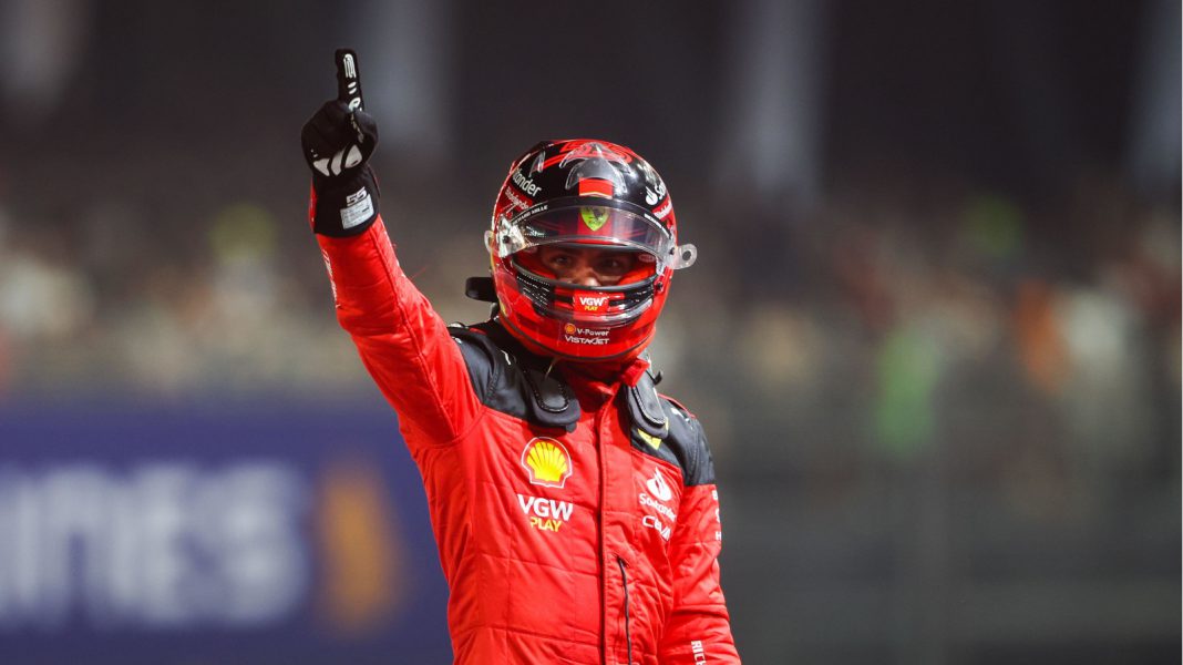 pole position SAINZ Carlos (spa), Scuderia Ferrari SF-23, portrait during the 2023 Formula 1 Singapore Airlines Singapore Grand Prix, 15th round of the 2023 Formula One World Championship from September 15 to 17, 2023 on the Marina Bay Street Circuit, in Max Verstappen