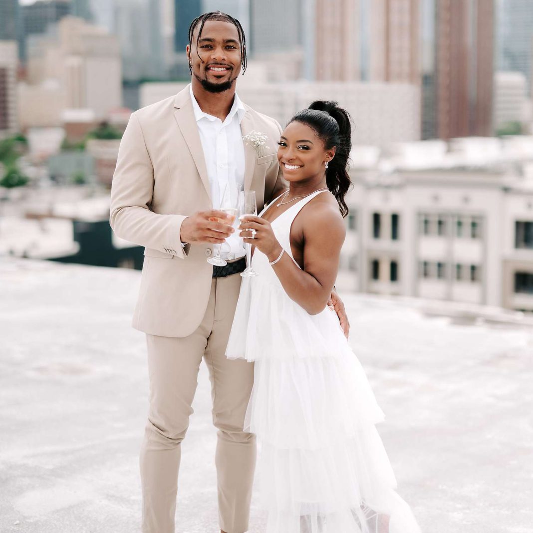simone-biles-jonathan-owens-married-portrait-0423-primary-3712f8d68ed748878056bfe10f6942b1 Simone Biles