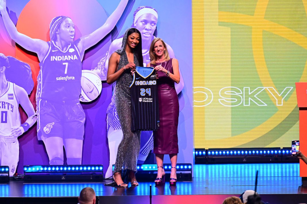 GLPzHTaXoAAvt2p Angel Reese Reflects on Journey and Inspiration