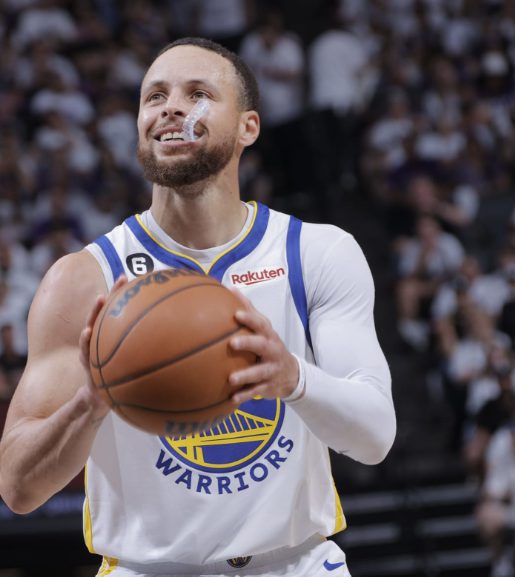 Warriors Young Star Feels Stephen Curry is Revolutionizing Basketball and Cementing His Legacy - THE SPORTS ROOM