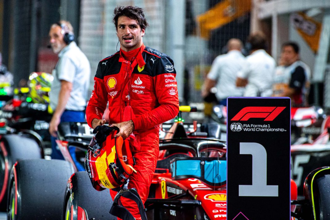 F6KW9AyWUAA7f8- Carlos Sainz