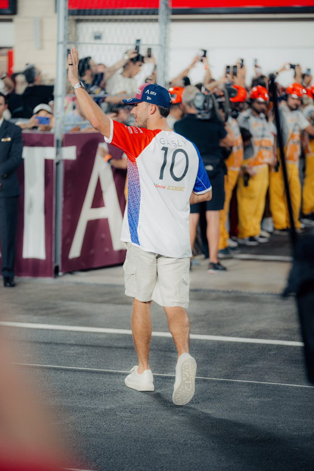 F8BMolWWAAETlqO The Reflex Drill Challenge between NFL star and F1 driver