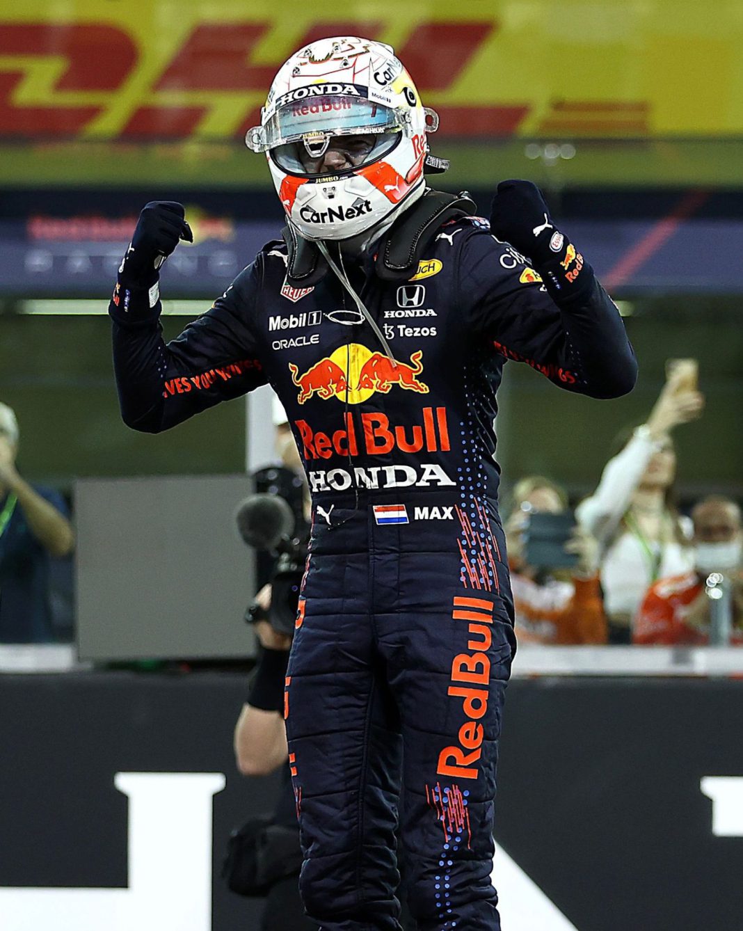 FGblKe9VIAEXTC- Max Verstappen