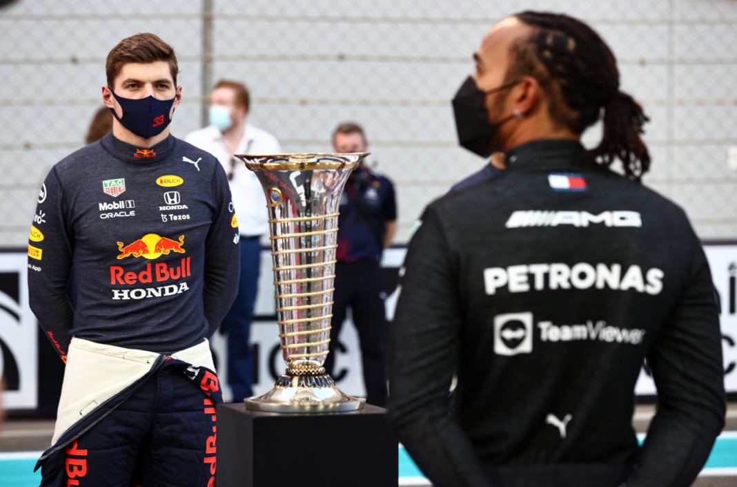 GJCRwTTWoAIgSpE Lewis Hamilton Apologizes to Max Verstappen After Collision Sparks Anger in 3-Time World Champion
