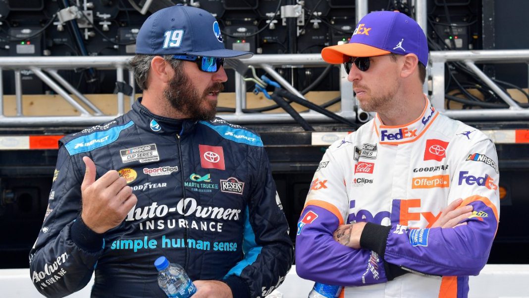 GM1FbnlWMAAAYRO Martin Truex Jr