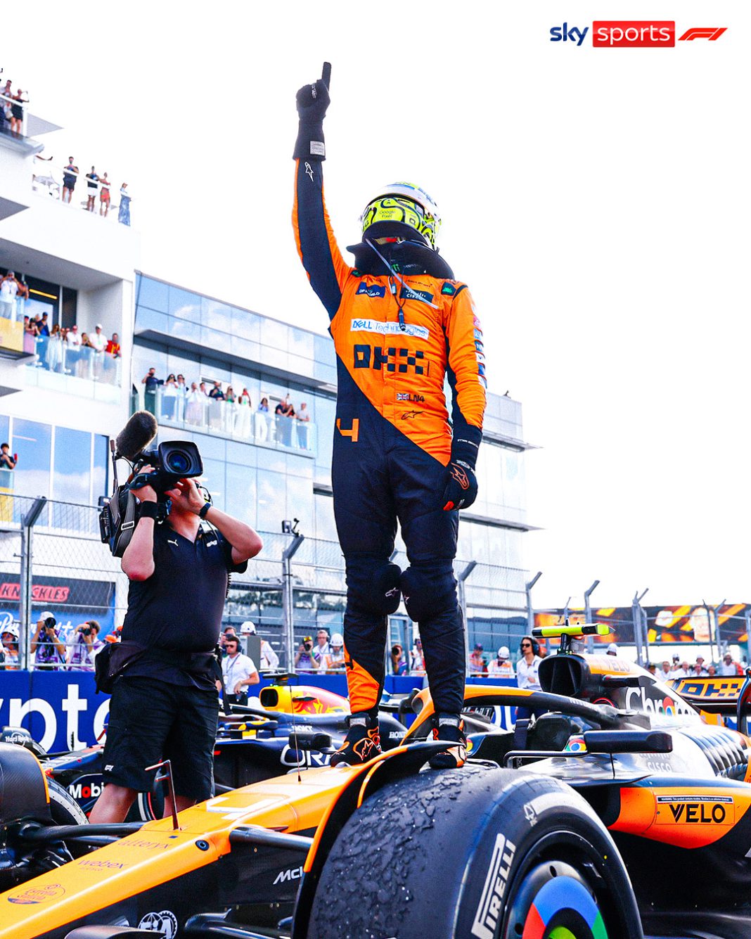 GM2PVLXWQAAgltZ Lando Norris
