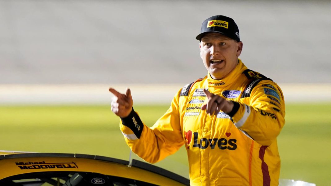 GM4Wi5DXcAAFRuG Michael McDowell