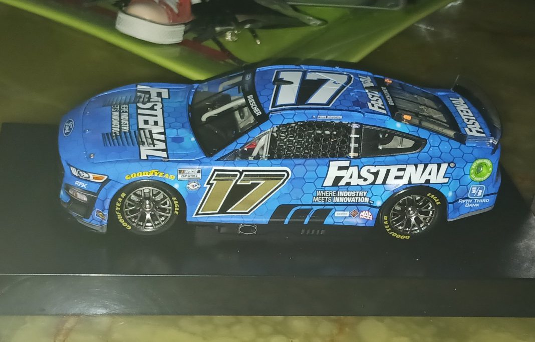 GMMg5OYW4AAEGQJ Chris Buescher