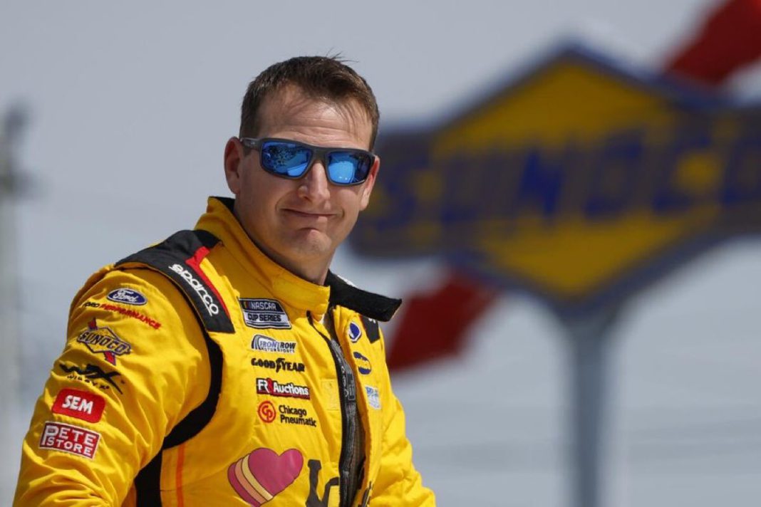 GNGj9v-XkAAElGt Michael McDowell
