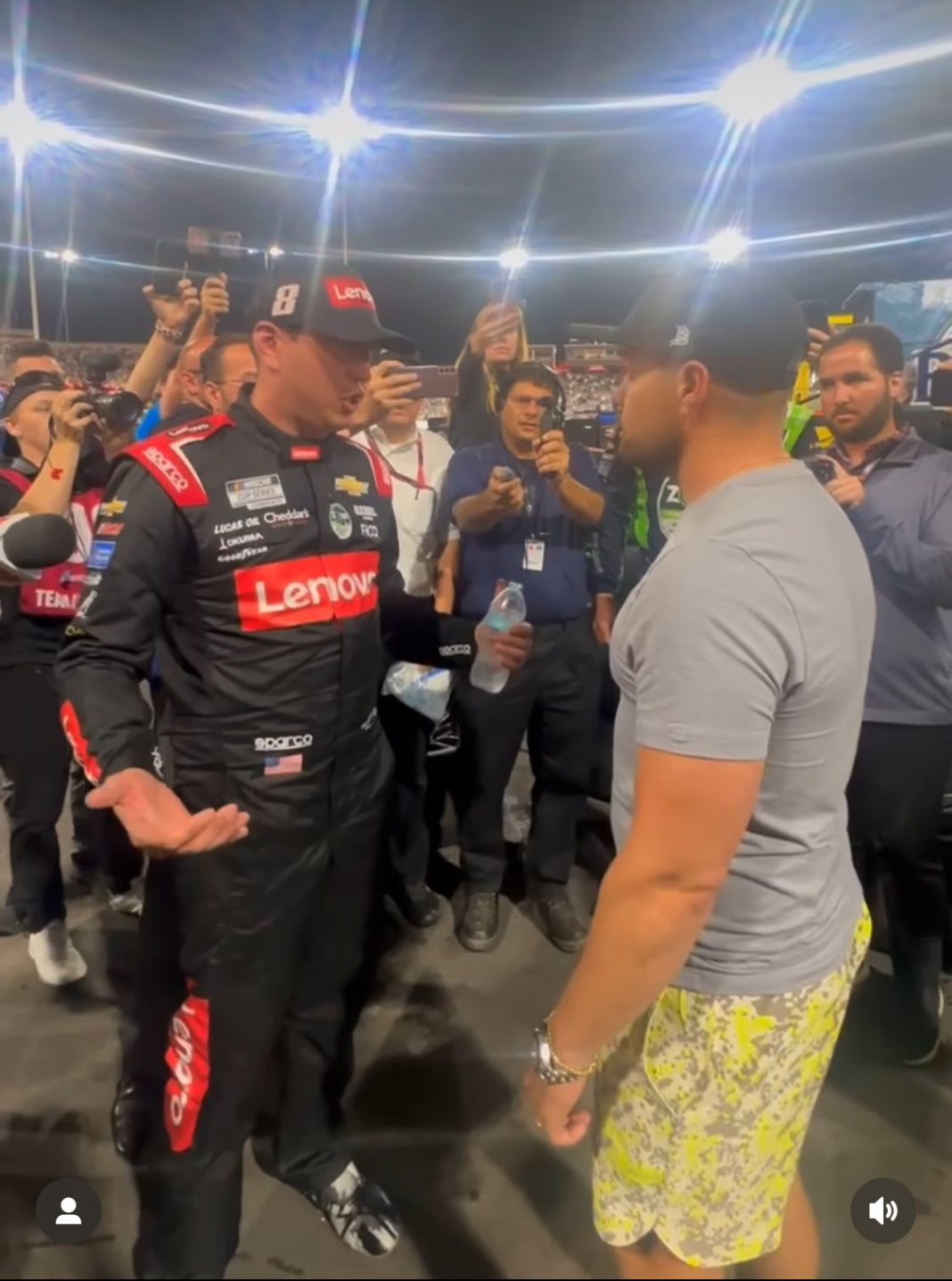 GN_Qx9bXcAEP4TP Ricky Stenhouse Jr Recalls Hiccup Against Kyle Busch From Where 'Badmouthing' Began