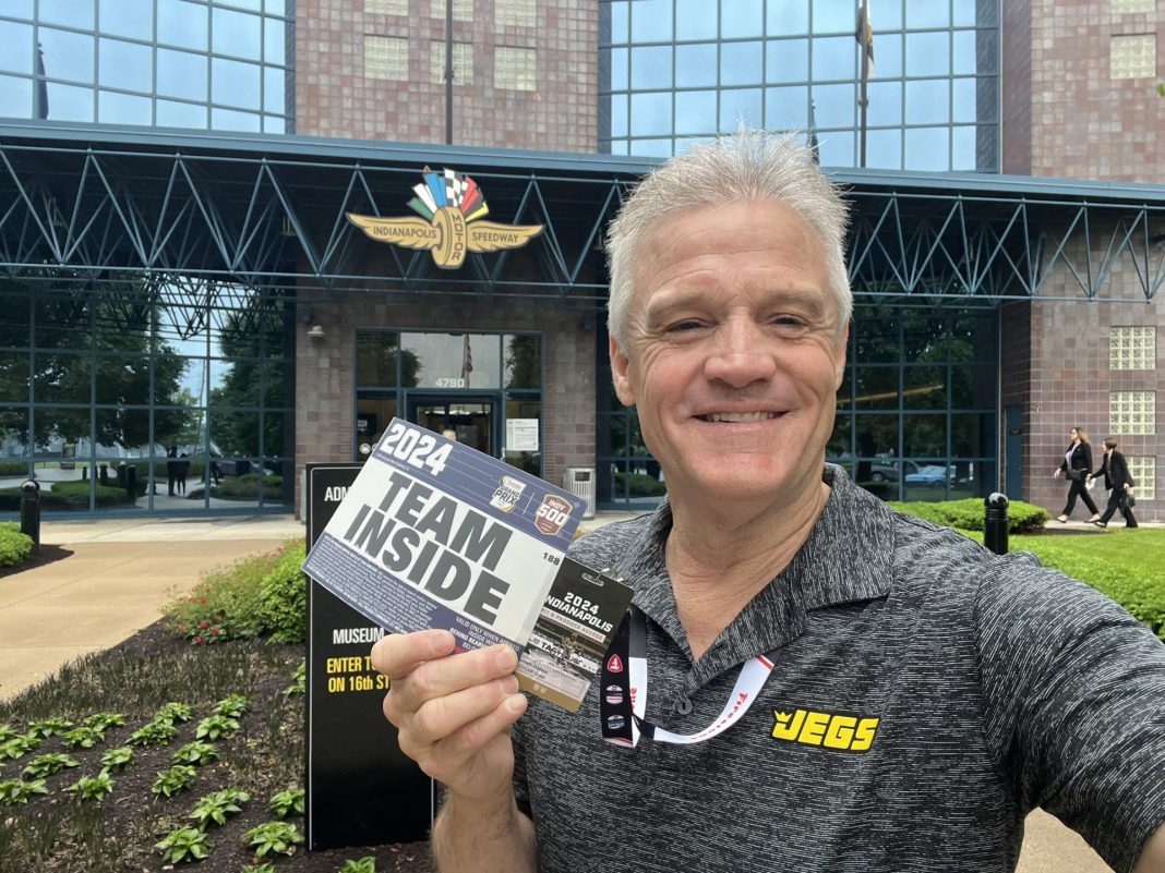 GNoCztmWAAASeWs Kenny Wallace Crowned NASCAR's