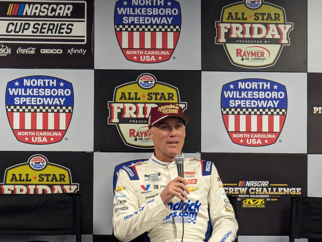 GNzcF9HW4AAJf-l Kevin Harvick’s Former SHR Teammate Will Reunite With His Former Crew Chief Nashville