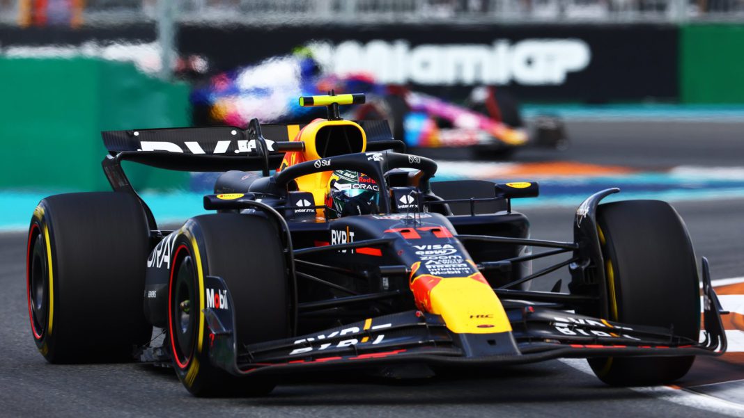 GOVH91BWEAABFxw Red Bull