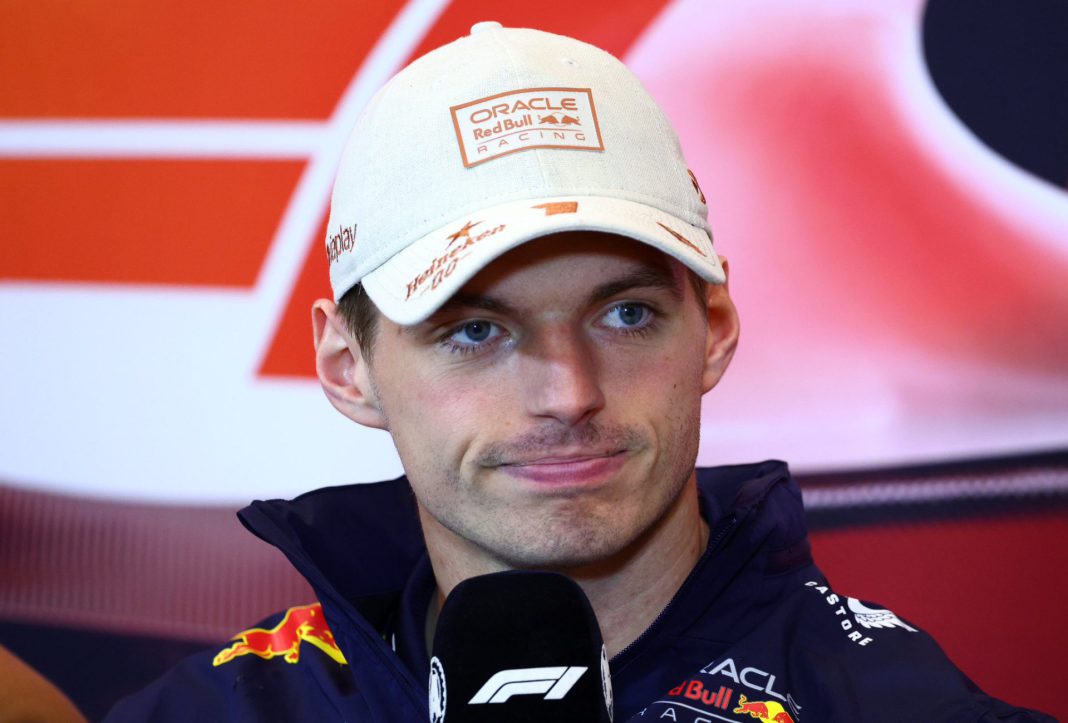 GOkKcJPWgAAe6pt Max Verstappen