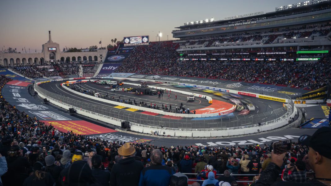 GO1UurYW8AE1ksh NASCAR