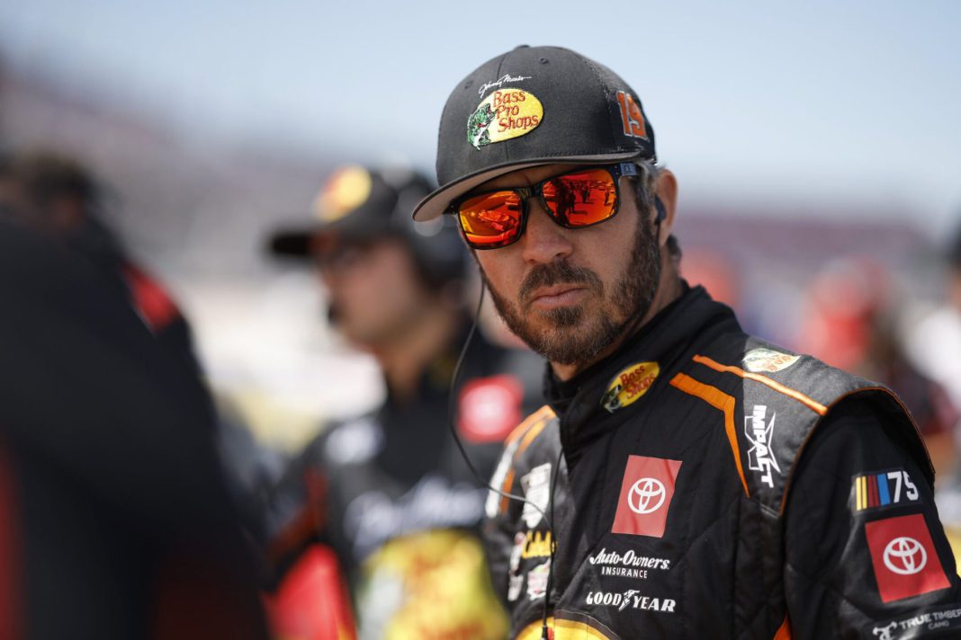 GP-XnVwWIAAXxxp Martin Truex