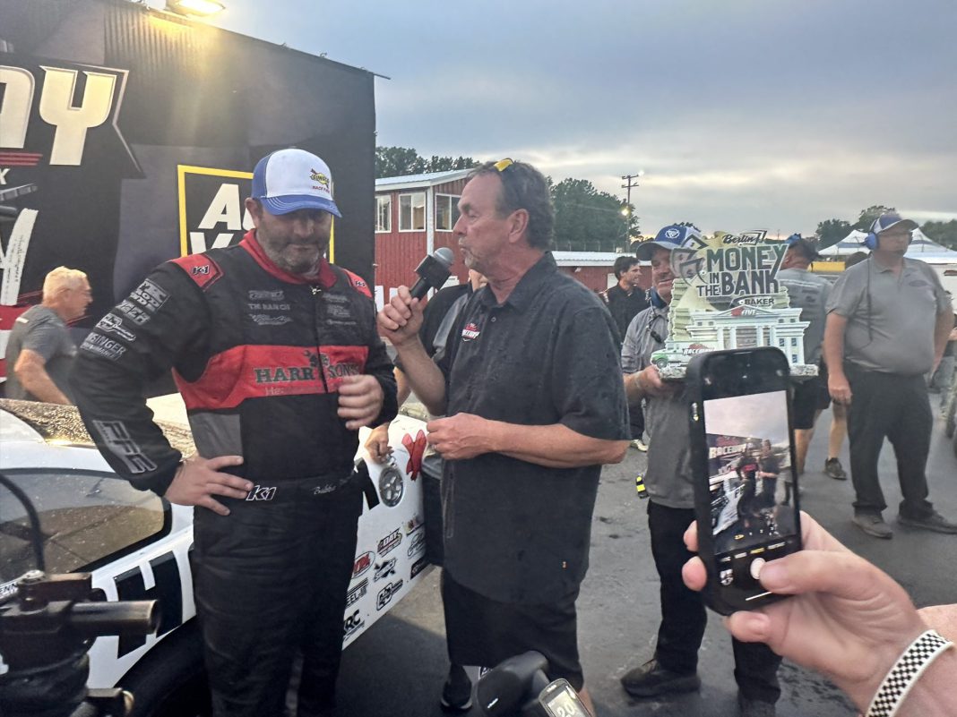 GP6mtwHWYAAVC1M Bubba Pollard Clinches Dramatic Victory at Berlin Raceway