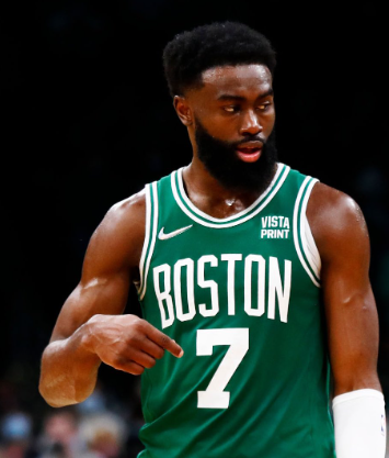 Jaylen Brown and WNBA Star Kysre Gondrezick Captured Partying Together at the Celtics’ Championship Parade - THE SPORTS ROOM