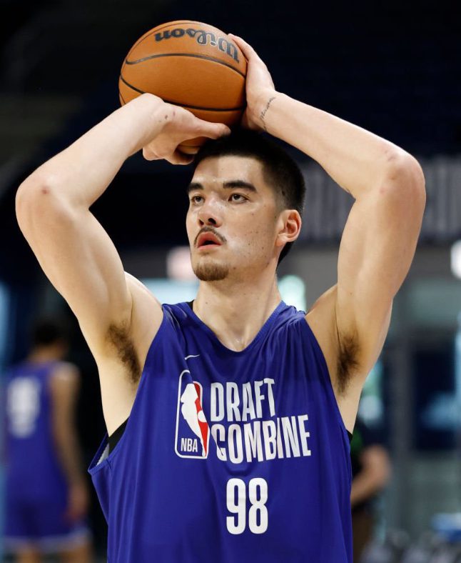 Will the 7'2" Giant Zach Edey Get a Spot in the NBA Draft 2024 - THE SPORTS ROOM